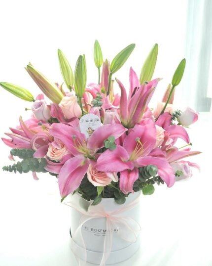 Lilies Bloom Box (M)