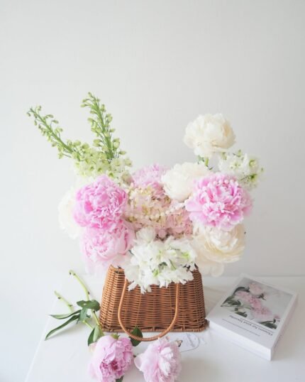 Love Bloom Basket (L)
